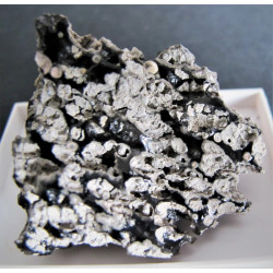 Cristobalit auf Obsidian