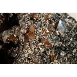 Titanit xx, Quarz xx, Adular xx, Klinoklor