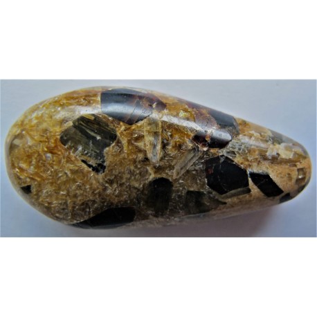Staurolith, Disthen geschliffen